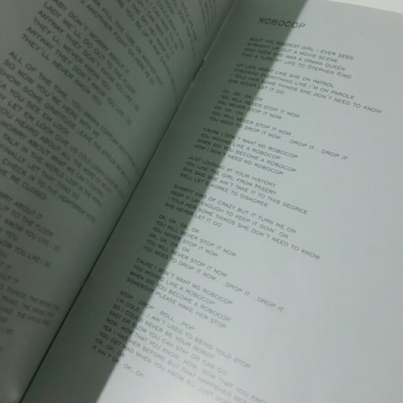 XX TRADED XX Kanye West VIP Booklet - Picture 3 of 4