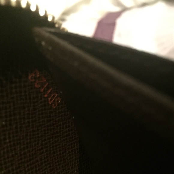 **SOLD **Gorgeous Louis Vuitton wallet - Picture 4 of 4