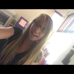 Meet your Posher, Cynthia