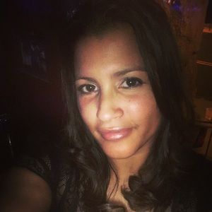 Meet your Posher, Auria