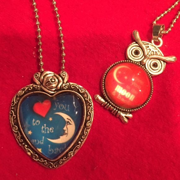 Jewelry - 🎁Gifted/heart🎁.    love U to the MOON N Back