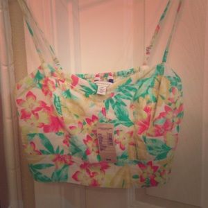 🆕 Hawaiian Crop Top 🌺