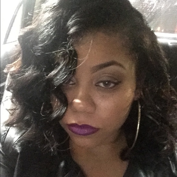 Meet your Posher - Picture 2 of 4