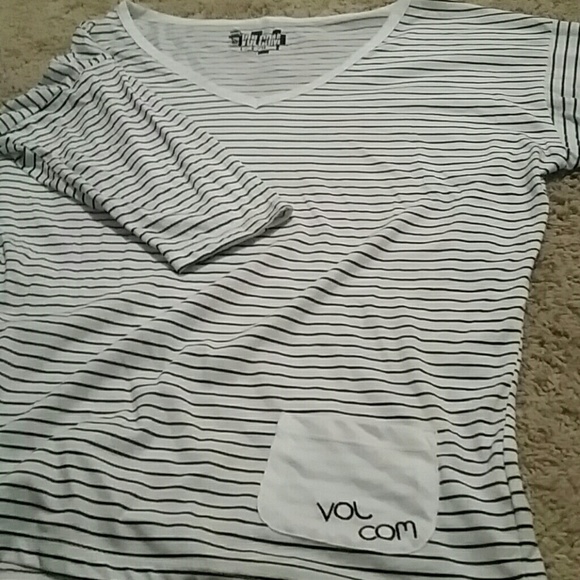 Volcom shirt - Picture 4 of 4