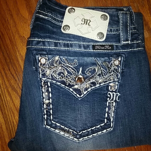 Women's size 31 signature straight jeans