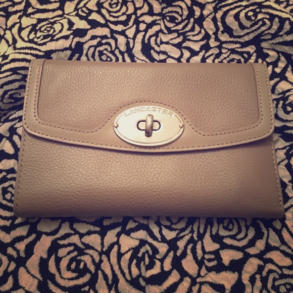 Brand new Wallet purse with checkbook compartment