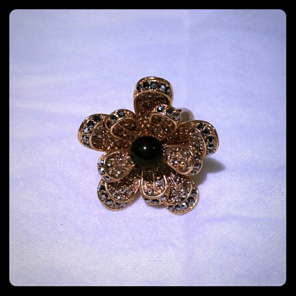 Banana Republic statement flower ring