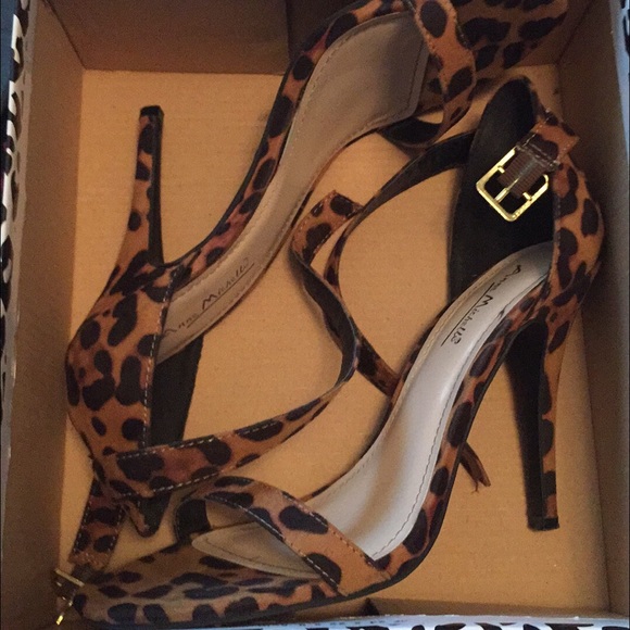 Size 8 worn a few min $20