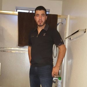 Meet your Posher, Cesar