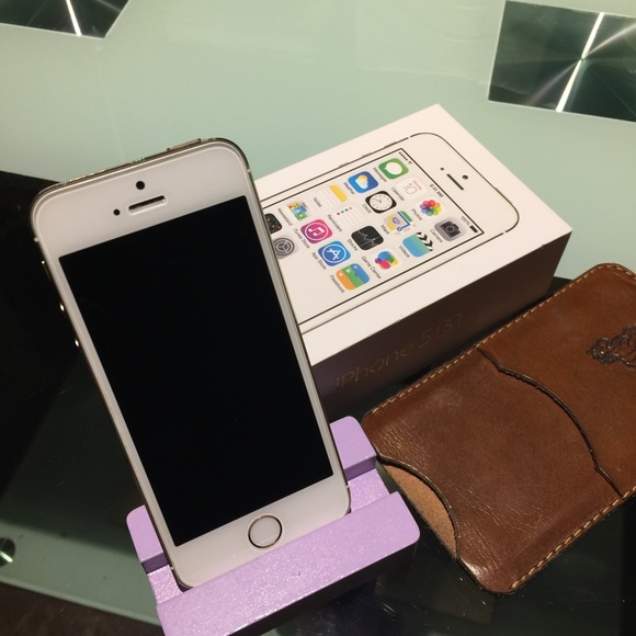 IPHONE 5s - Picture 2 of 4