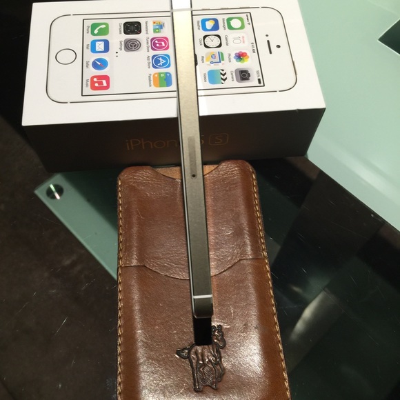 IPHONE 5s - Picture 4 of 4