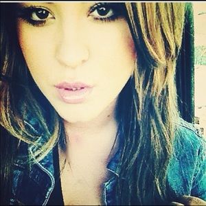 Meet your Posher, Kendra