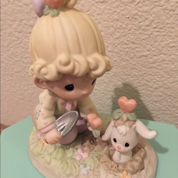 Precious Moments Figurine: Girl Gardening w/Rabbit - Picture 2 of 3