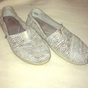Skechers bobs silver slip ons