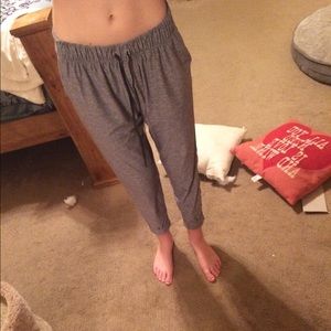 Lululemon jet crop *Luon ❌price negotiable❌