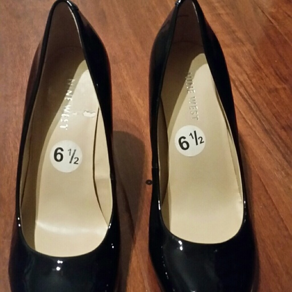 Shoes - Picture 2 of 4