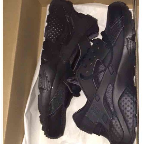 Triple black huaraches - Picture 2 of 2