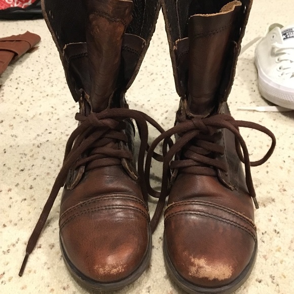 Looking to trade for a 6!Steve Madden combat boots - Picture 1 of 4