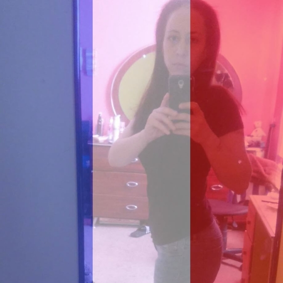 Meet your Posher, Jennifer - Picture 1 of 1