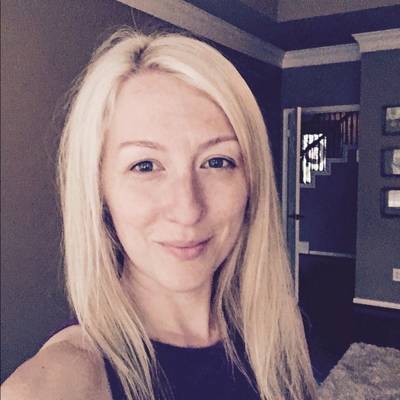 Meet your Posher, Sara - Picture 2 of 2