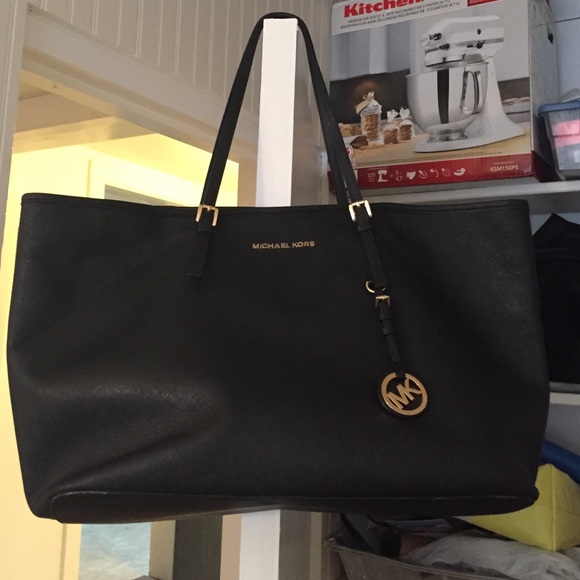 Michael Kors Handbags - Michael Kors black Jet set tote