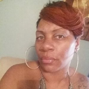 Meet your Posher, Carolyn can'thelpit