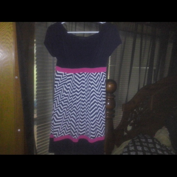 Chevron Print Dress - Picture 1 of 1