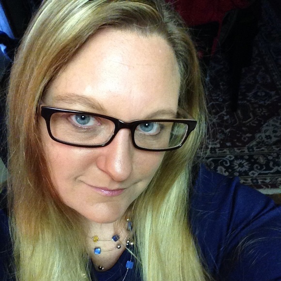 Meet your Posher, Kim - Picture 1 of 1