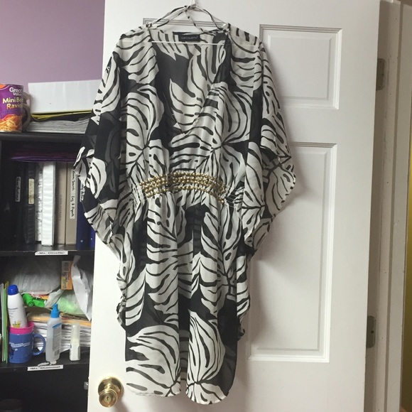 Cover-up / wear it with the leggings.