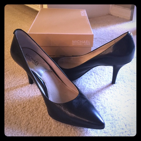 Michael Kors MX-FLEX mid pump