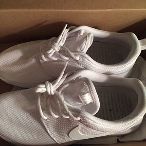 Women's Nike roshe one