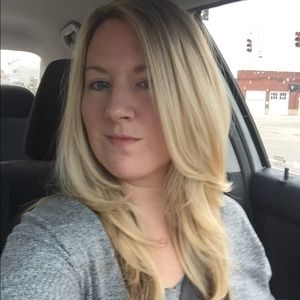 Meet your Posher, Laura