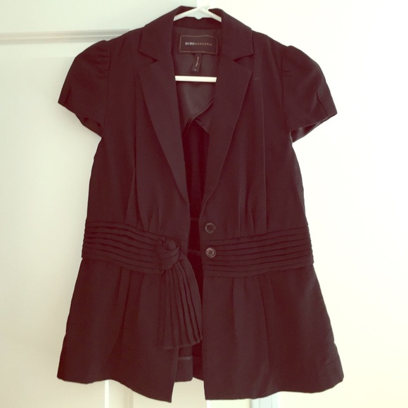 BCBCMaxazria black short sleeve blazer