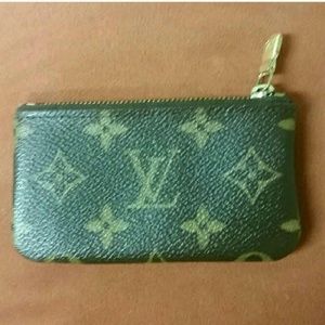 Authentic Louis Vuitton change purse!