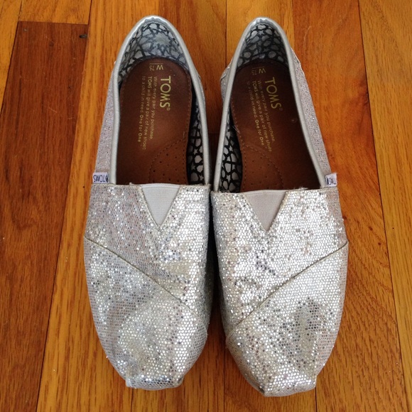 TOMS Shoes - Silver sequin Toms
