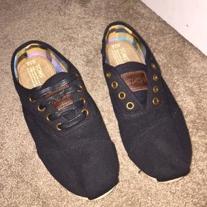 TOMS! BRAND NEW!