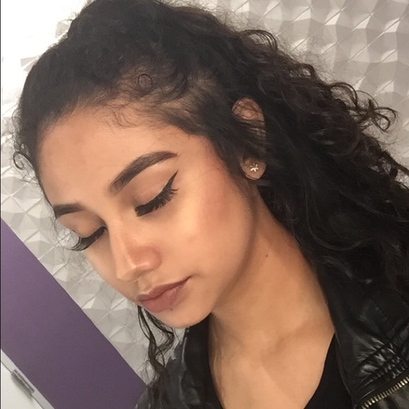 Meet your Posher, Ruby - Picture 4 of 4