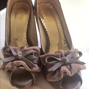 Red bottom Gray Patent Pumps