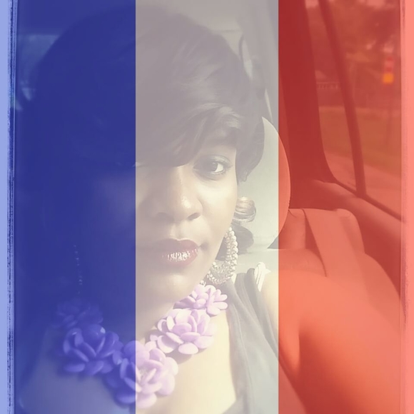 Meet your Posher, Sheena - Picture 1 of 1