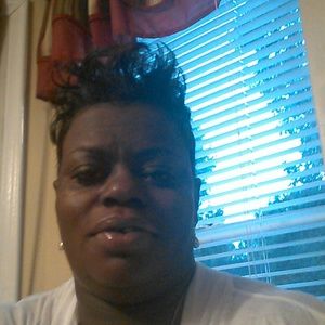 Meet your Posher, Damaris