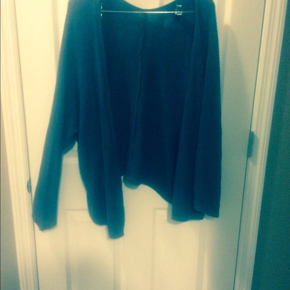 Brand new BRANDY MELVILLE Caroline cardigan.