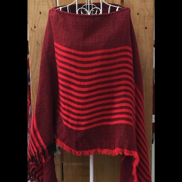 Poncho - Picture 2 of 3