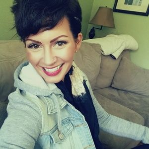 Meet your Posher, Amber