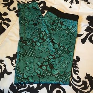 Floral print leggings! Super cute!