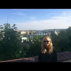 Meet your Posher, Catherine