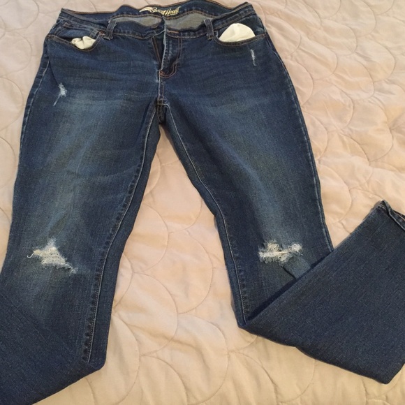 Destroyed sweetheart jeans