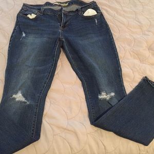 Destroyed sweetheart jeans