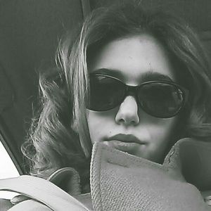 Meet your Posher, Raquel