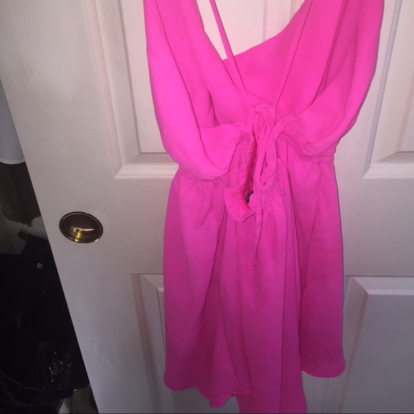 🔴SOLD🔴Bright pink gorgeous backless dress! - Picture 4 of 4