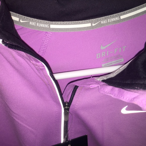 Nike💫✨✨ - Picture 2 of 3